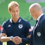 本田圭佑がメルボルン・ビクトリーで背番号4!記者会見の動画・インスタやツイッター追跡